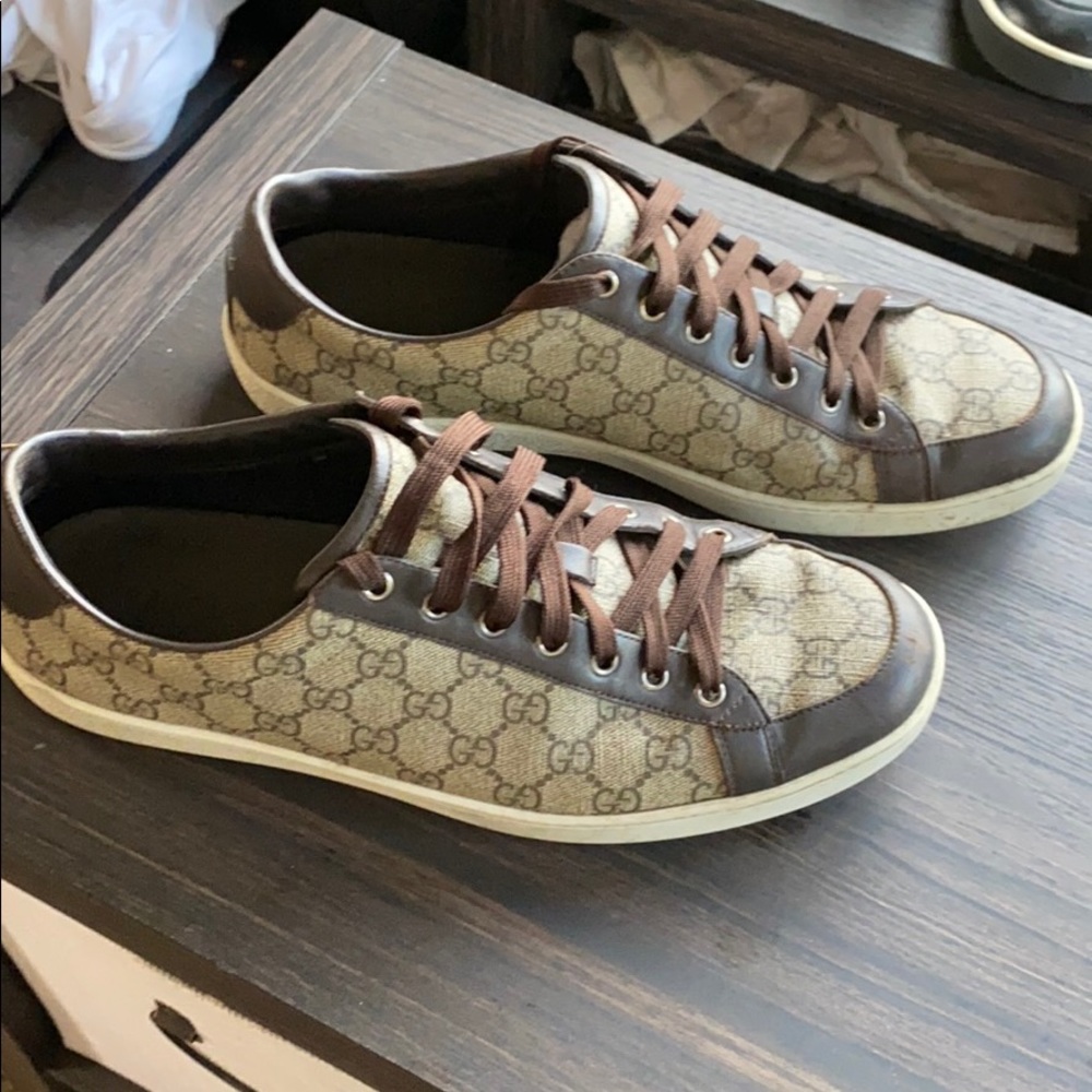 Gucci monogram logo brown